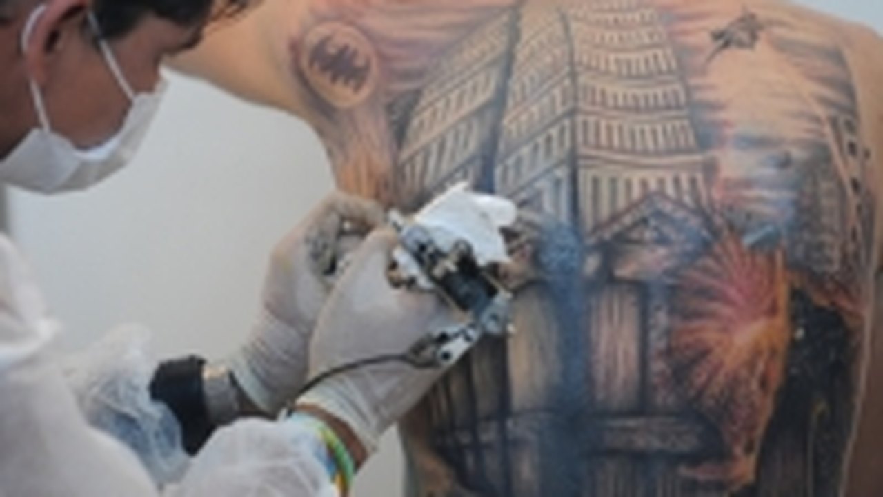 Anvisa suspende venda e determina apreensão de tinta para tatuagem