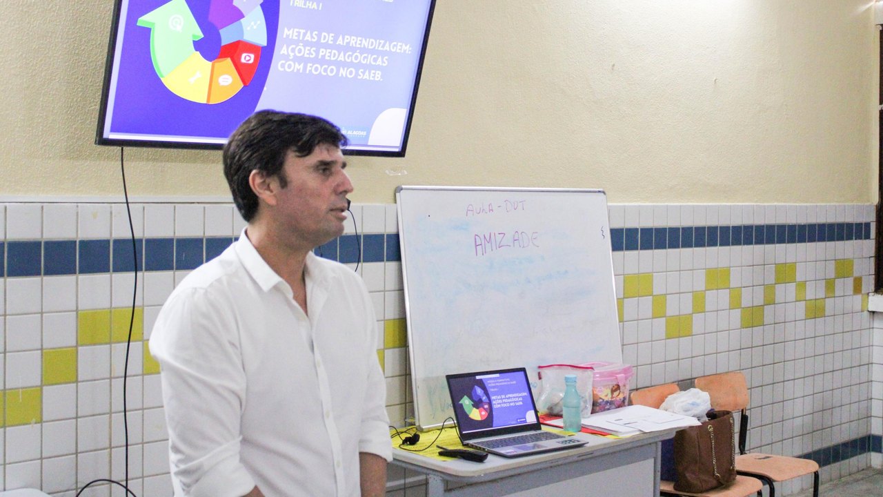 Caravana Avança Ideb fortalece ações de preparação para o Saeb 2023