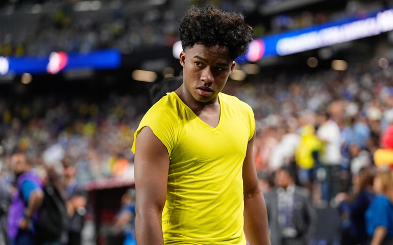 Endrick só fica atrás de Vini Jr. em participações em gols entre atacantes da seleção brasileira desde chegada ao Lyon