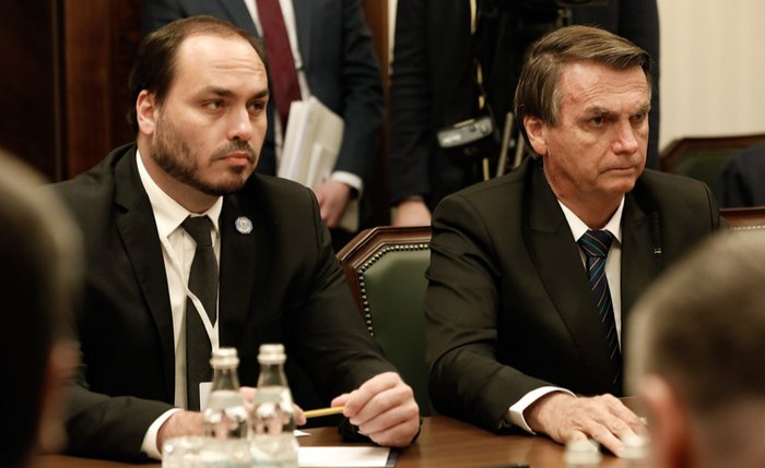 Carlos Bolsonaro acompanhou o pai, presidente Bolsonaro, em viagem à Rússia Carlos Bolsonaro acompanhou o pai, presidente Bolsonaro, em viagem à Rússia