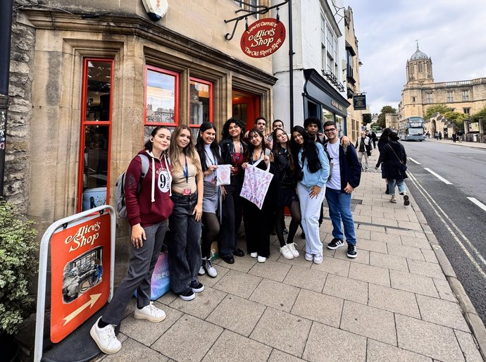 Daqui Pro Mundo: alunos da rede estadual contam como foi a experiência de estudar em Oxford, na Inglaterra