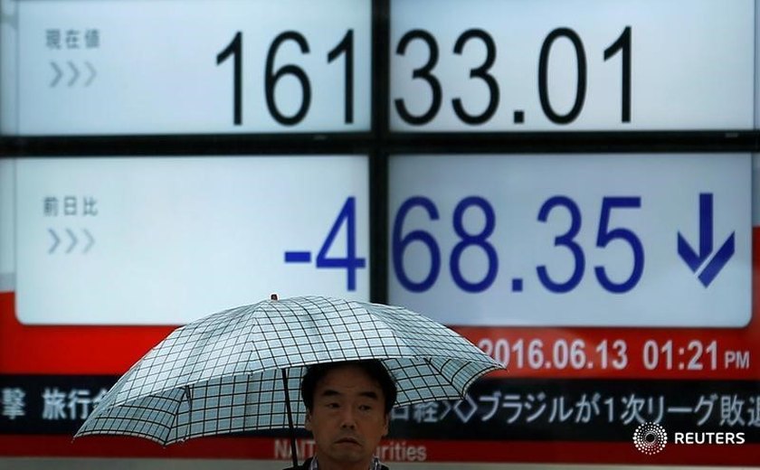 Bolsas da Ásia: Tóquio fecha em queda, com incerteza após Trump anunciar covid-19