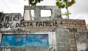 Casa em Maceió afetado por rachaduras provocadas pela exploração de sal-gema da Braskem - Foto: Joédson Alves/Agencia Brasil