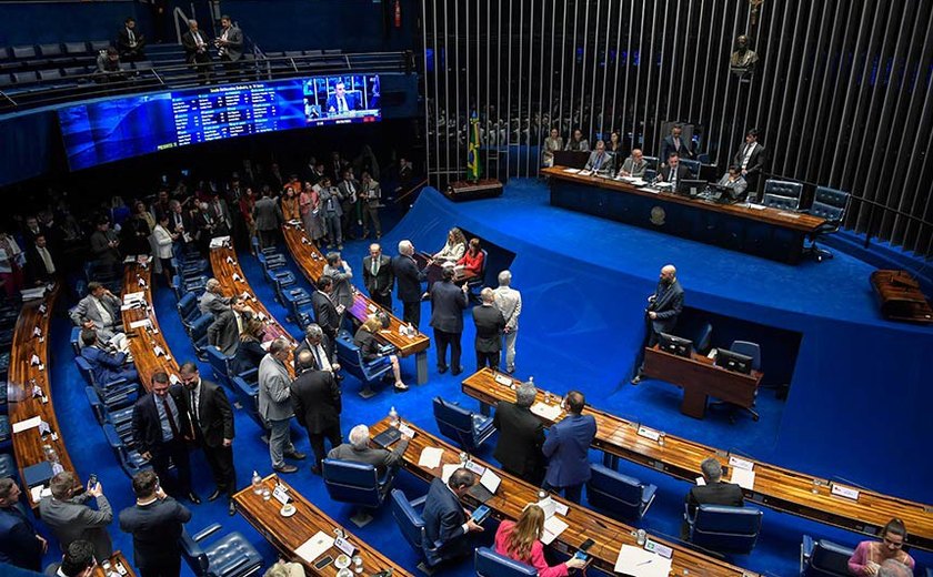 Plenário: Código do Contribuinte e indicações de autoridades estão na pauta