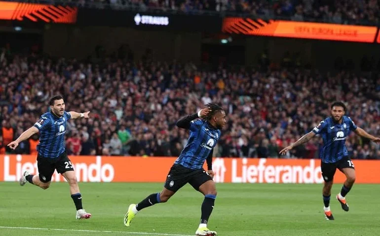 Com hat-trick de Lookman, Atalanta derrota o Bayer Leverkusen e conquista o título da Liga Europa