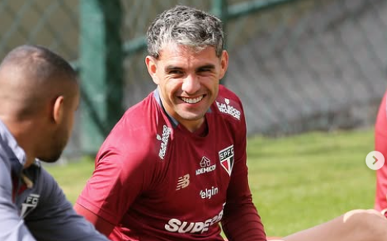 Com dívida próxima a R$ 1 bilhão, São Paulo ainda não gastou com contratações em 2025