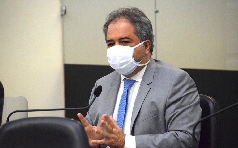 Silvio Camelo apresenta requerimento solicitando manutenção da autonomia do Porto de Maceió