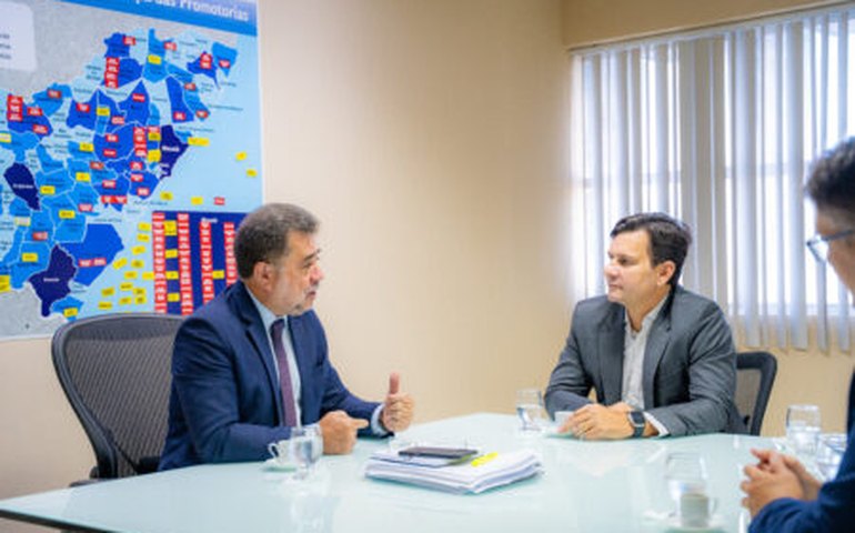 AMA e MPE discutem autocomposição e pacto pela educação Municípios