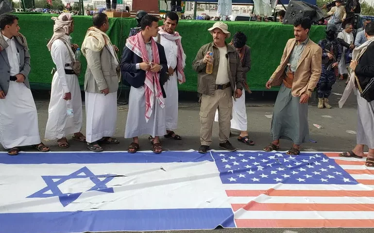 Israel e Irã retomam ataques mútuos contra militares e civis