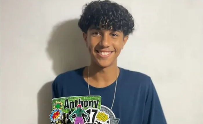 Anthony tinha 17 anos e entrou no mar com amigo que foi resgatado Anthony tinha 17 anos e entrou no mar com amigo que foi resgatado