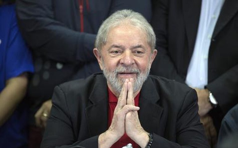 Lula lidera corrida presidencial em 2018, mostra Ibope