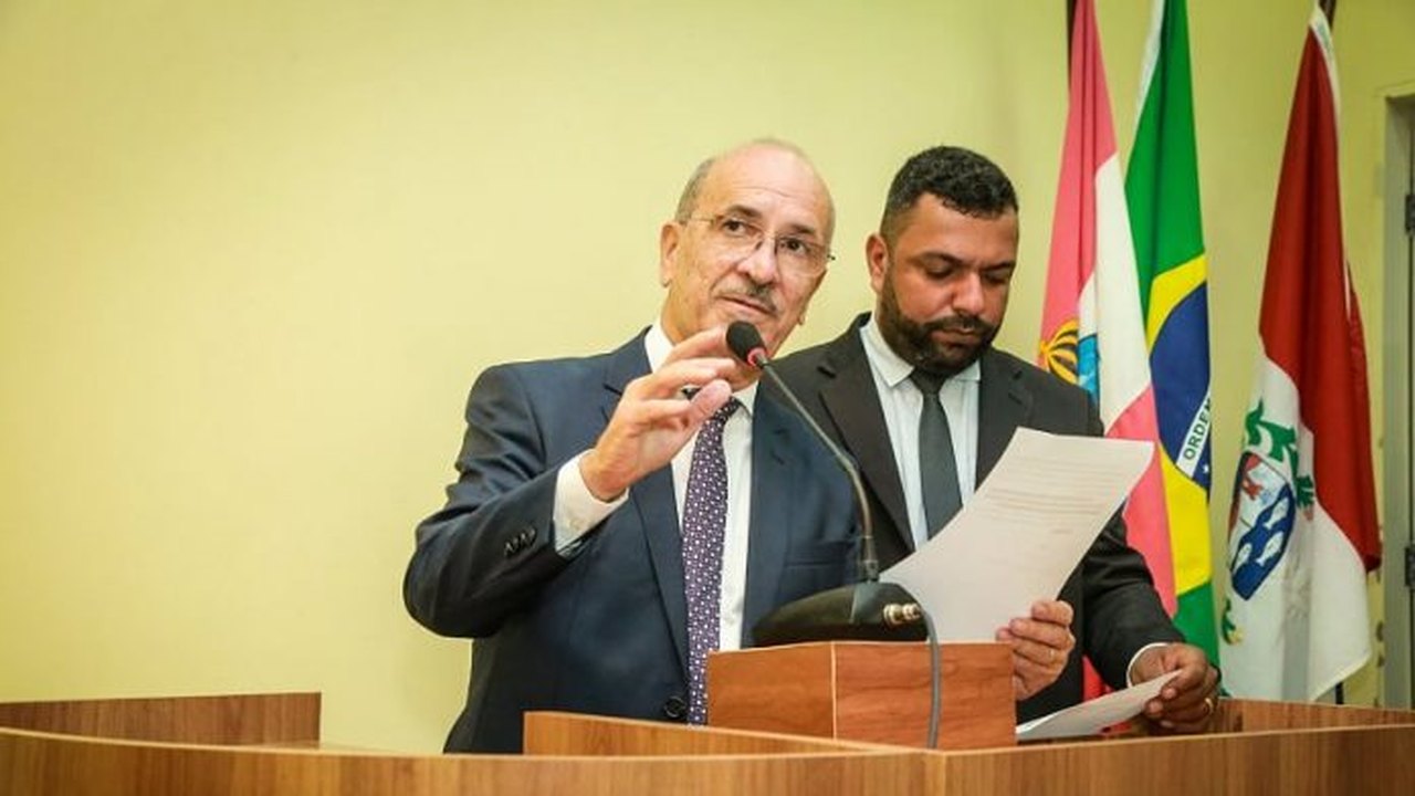 Prefeito Ronaldo Lopes reafirma compromisso com a população carente de Penedo