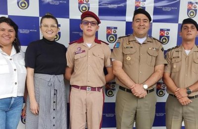 Aluno do Colégio Tiradentes Agreste é destaque em Concurso Internacional de Redação