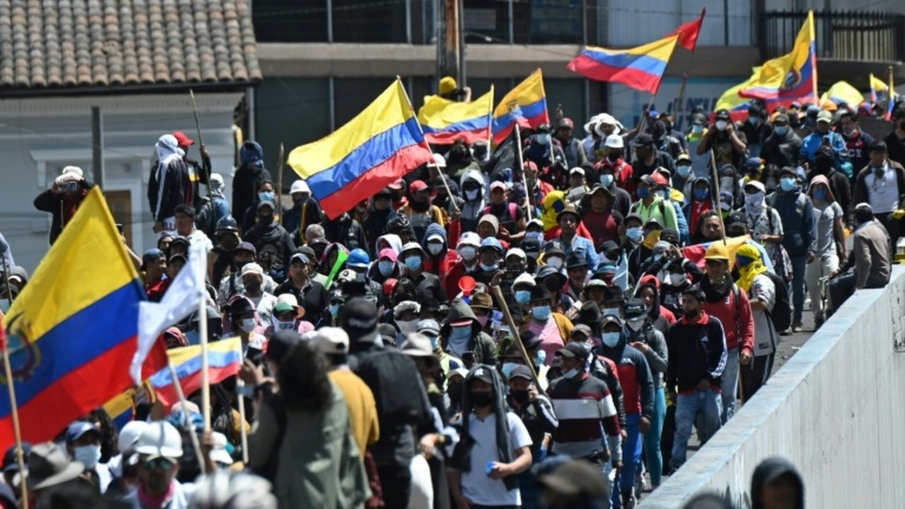 Esquerda populista enfrenta voto anticrime no 2º turno do Equador