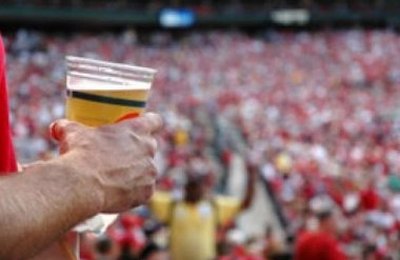 Aprovado projeto de lei que permite venda e consumo de cerveja em estádio de futebol