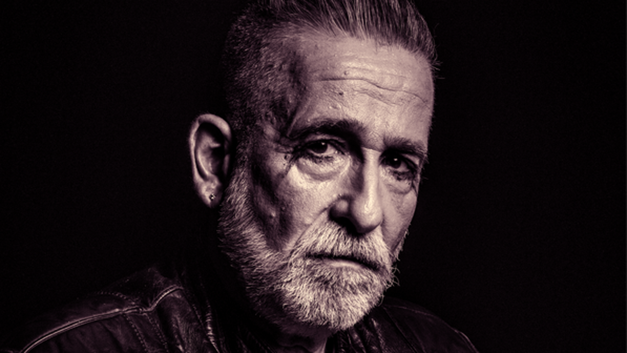 Thomas Roth revisita obra e lança single inédito