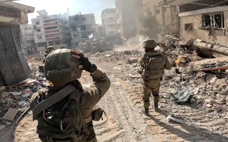 Hamas entrega os primeiros 2 dos 6 reféns israelenses a serem libertados na última troca