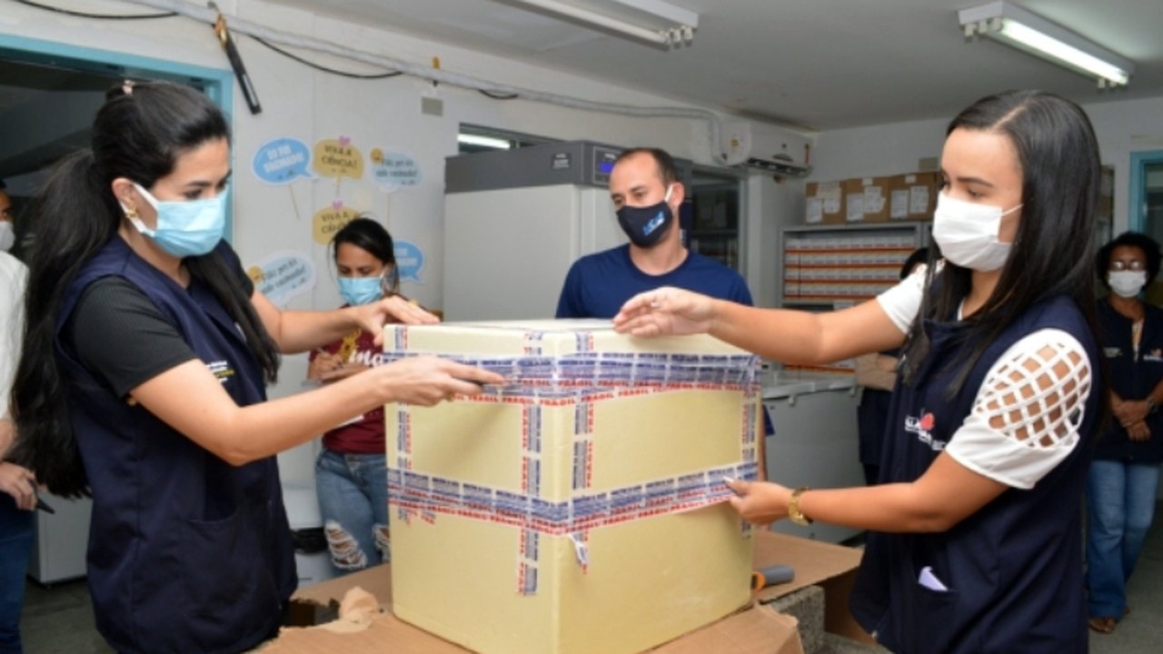 AL recebe vacinas Pfizer e iniciará imunização de gestantes, puérperas e transplantados
