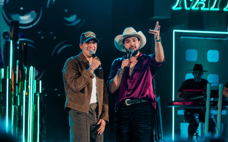 Só poderia ser ele! 'Paredão do Nattan' é o título de seu novo álbum , que traz várias vertentes do forró