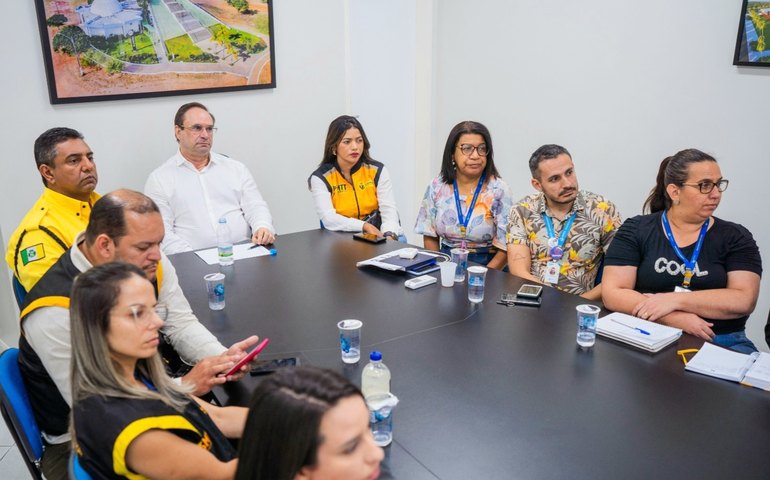 Prefeito Luciano coordena reunião para socialização do Plano Municipal da Infância