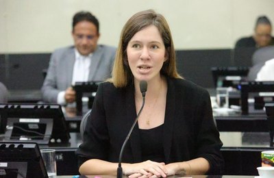 Cibele Moura critica retirada de food trucks da Pajuçara e cobra alternativa viável para trabalhadores