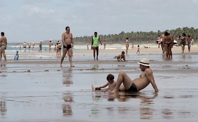 Turistas e alagoanos dispõem de 50 praias próprias para banho