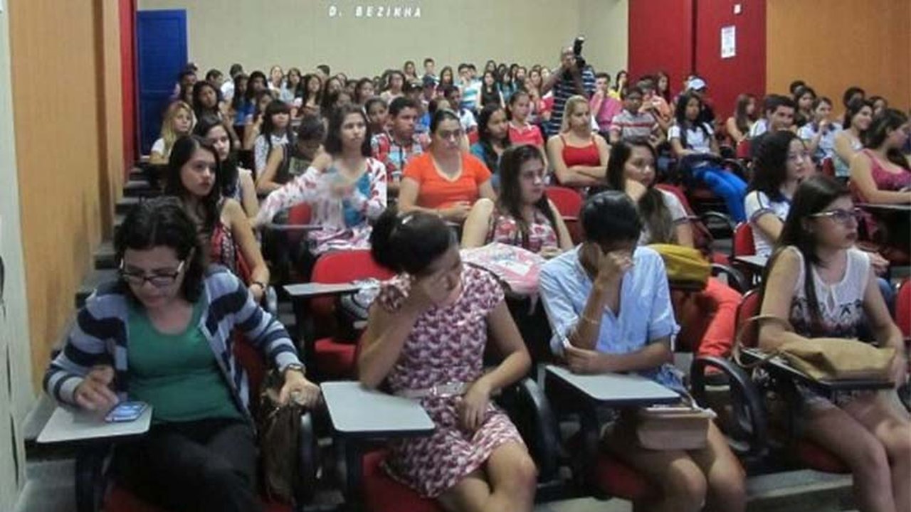 Mais de 700 jovens iniciam curso preparatório para o Enem no Agreste