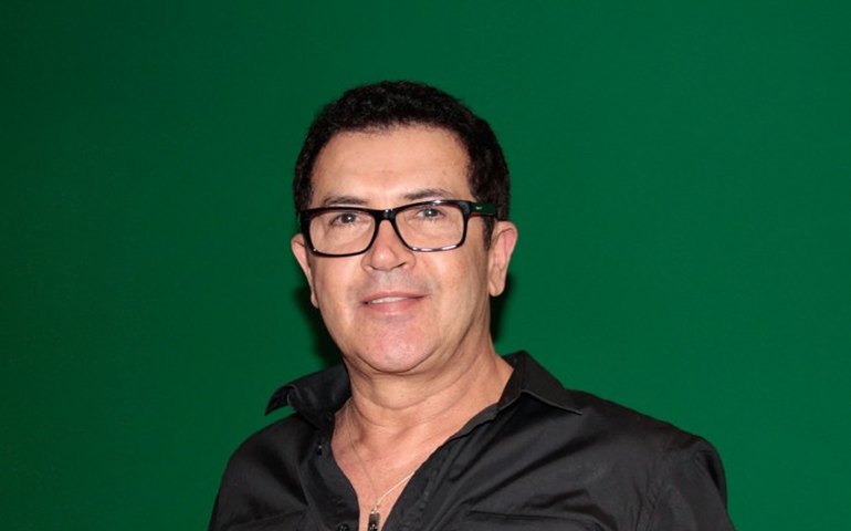 ‘Não posso deixar de cantar’, diz Beto Barbosa após 1ª quimioterapia
