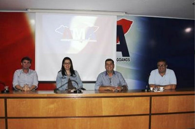 Prefeitos integrantes do Conisul participam de assembleia geral na AMA