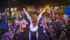 Marina JHC defendeu a participação das mulheres na política durante comício da Caravana da Mudança em Satuba. - Foto: Itawi Albuquerque/Assessoria
