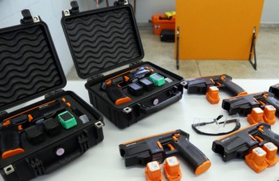 Aprovado o uso de arma de choque contra adolescente infrator internado