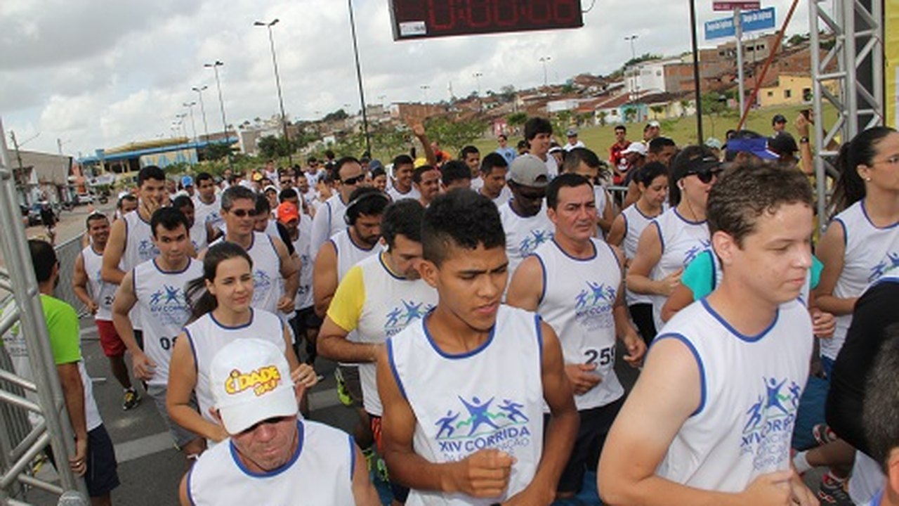 Atletas parabenizam Arapiraca na Corrida da Emancipação