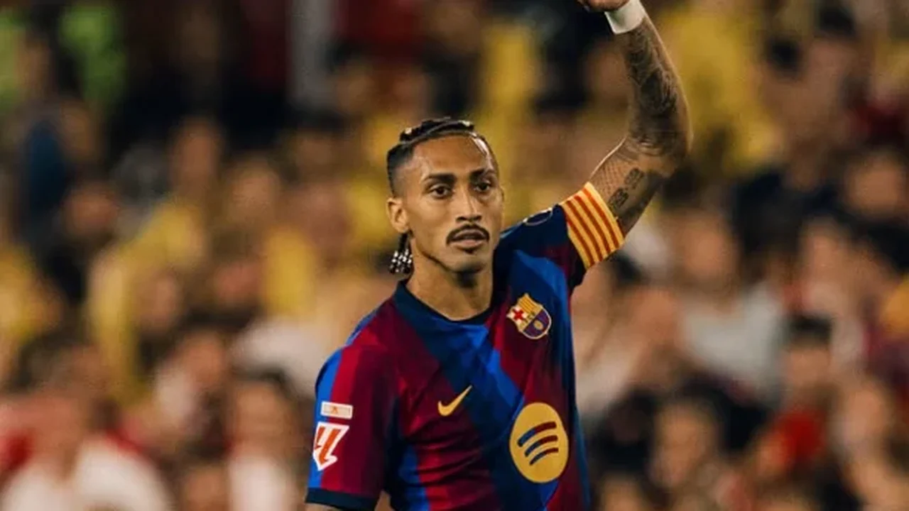 Raphinha anota mais um hat-trick e Barcelona vira sobre o Sevilla
