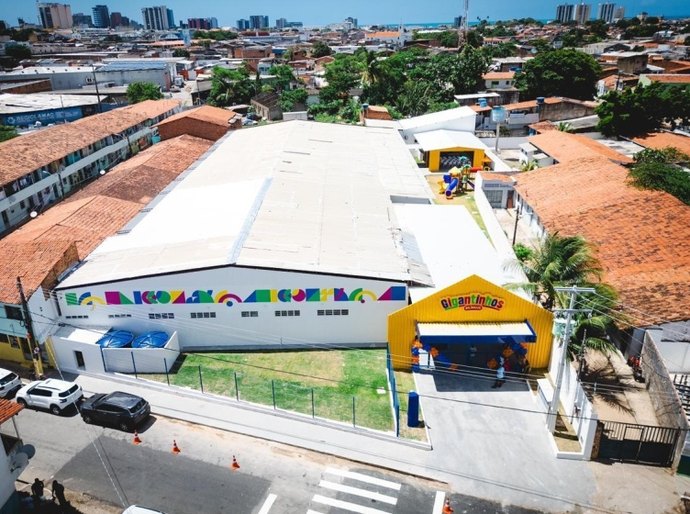 Novo Gigantinho bilíngue representa conquista para a comunidade da Levada: “A gente saí de casa tranquila”