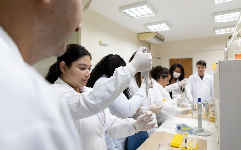 DNA Forense da Ufal prepara alunos para atuar em perícia criminal