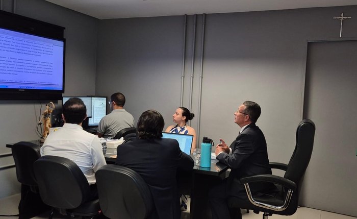 Primeira inspeção da VISA, realizada em março, encontrou problemas como armazenamento inadequado de molhos