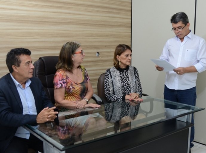 Rozangela Wyszomirska empossa novo secretário executivo de Gestão Interna