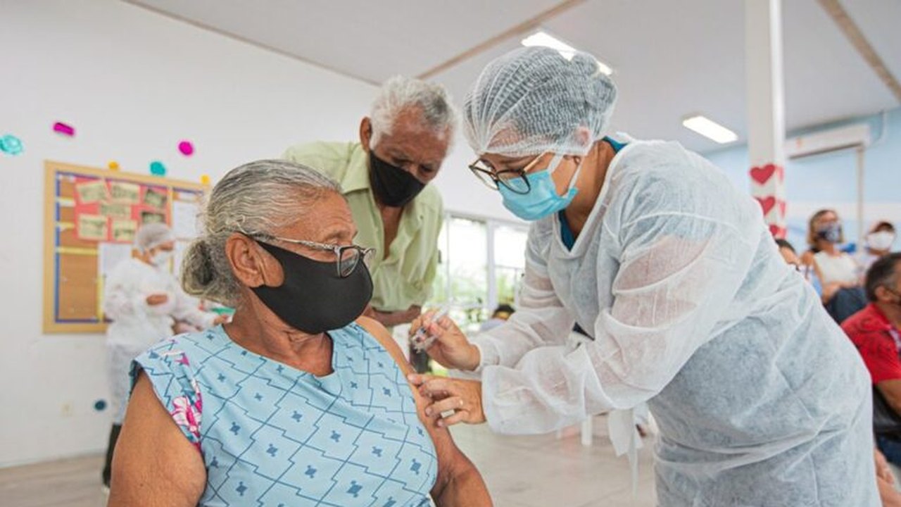 Arapiraca realiza mais um mutirão de vacinação contra Covid-19, Influenza e Sarampo