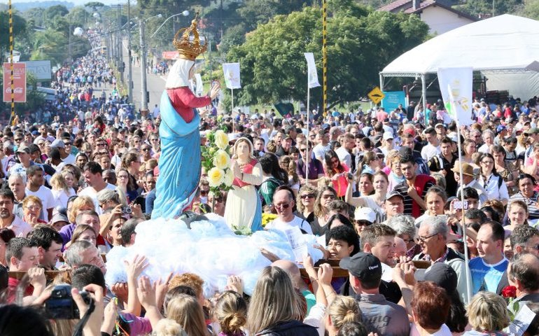 Lei reconhece transporte de romeiros como manifestação da cultura nacional