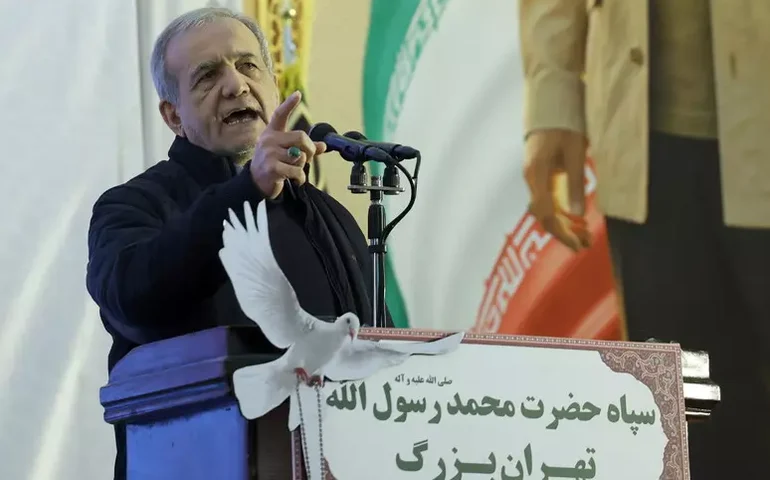 Presidente do Irã prega 'diplomacia' após apreensão de navio pelos EUA