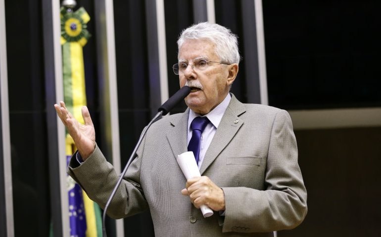 Proposta exige data de validade de fácil leitura nas caixas de remédio