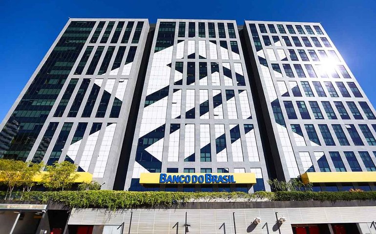 BB tem lucro de R$ 11,2 bi no primeiro semestre, queda de 40,7%