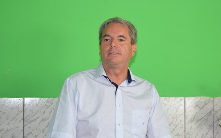 Celso Luiz concede reajuste salarial de 14% para Educação de Canapi