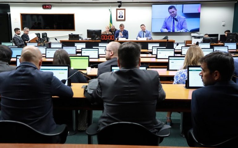 Conselho de Ética arquiva processos contra Glauber Braga e Ricardo Salles