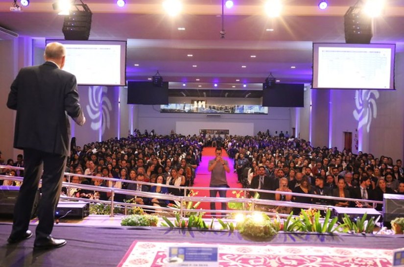Auditório lotado marca noite de abertura do Congresso Internacional de Direito do Cesmac