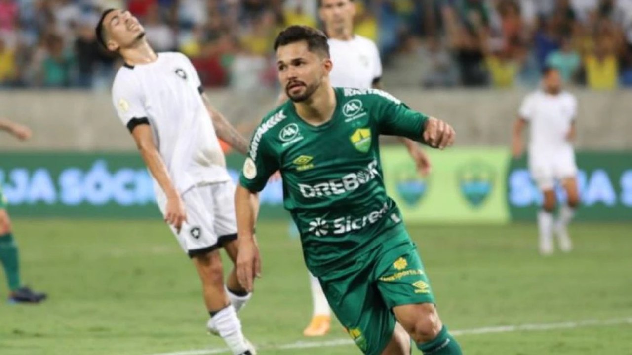 Botafogo joga mal novamente e perde para o Cuiabá na Arena Pantanal
