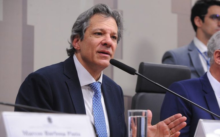 'Brasil está restaurando credibilidade fiscal com transparência', diz Haddad