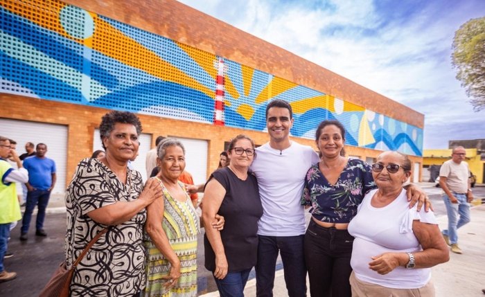 Novo mercado foi entregue pela prefeitura e passa a abrigar 112 permissionários