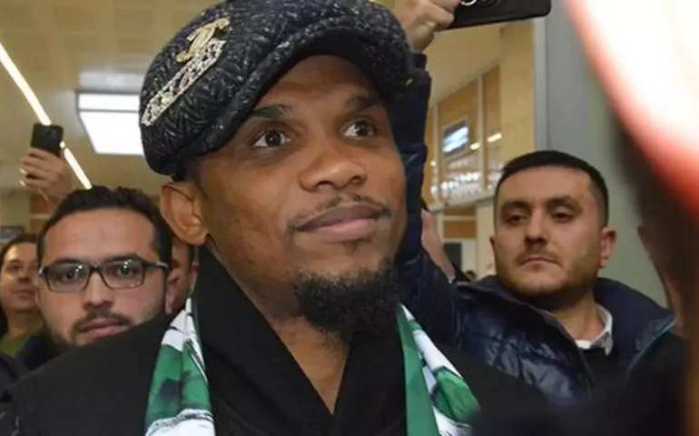 Filha de Eto'o pede prisão do pai por dívida de pensão alimentícia de quase R$ 470 mil