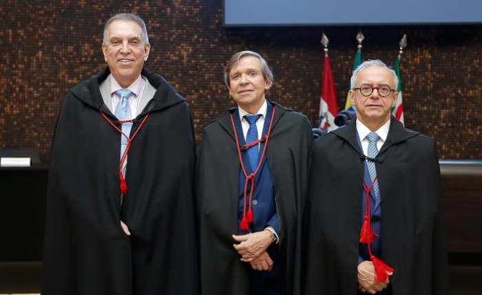 Desembargadores Ivan Brito, João Luiz Lessa e Fábio Ferrario 